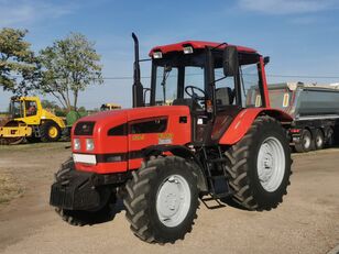 غلتک راه‌سازی MTZ Belarus 920.3 típusú traktor